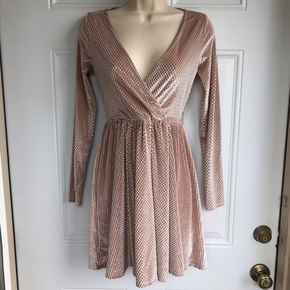 Gianni Bini Blush Long Sleeve Dress EUC